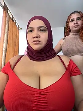 Snapshot of sweetmuslim01 chatting on 26, 10, 2025 sweetmuslim01 online show from 26, 10, 2025