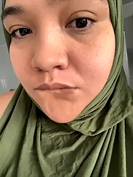 Snapshot of sweetmuslim01 chatting on 1, 11, 2025 sweetmuslim01 online show from 1, 11, 2025