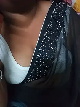 Snapshot of Rathi_telugu_couple chatting on 9, 8, 2026 Rathi telugu couple online show from 9, 8, 2026