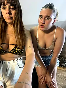 Snapshot of Angi000 chatting on 8, 11, 2025 Angi000 online show from 8, 11, 2025