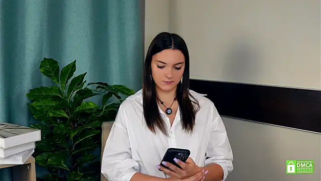 Snapshot of MathaMcrae chatting on 8, 11, 2025 MathaMcrae online show from 8, 11, 2025