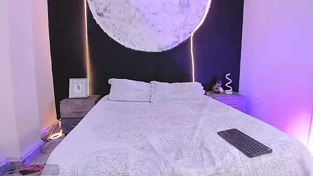 ZarinaWynne online show from 17, 11, 2025