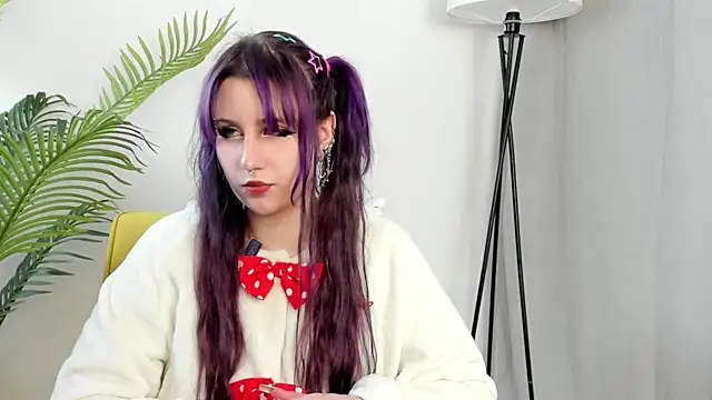 Snapshot of KishaRowsey chatting on 7, 11, 2025 KishaRowsey online show from 7, 11, 2025