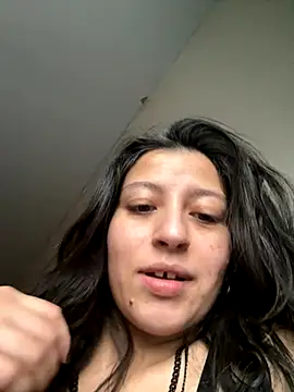 SaintNina online show from 5, 12, 2025