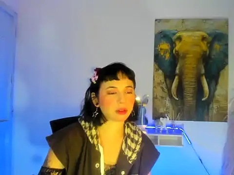 Hollysquirtx online show from 7, 11, 2025