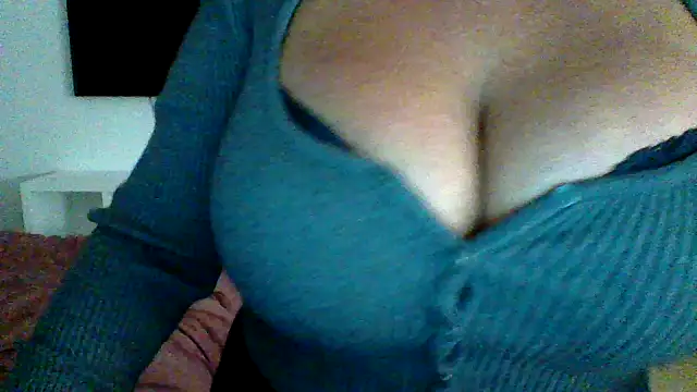 Snapshot of cleo094 chatting on 20, 11, 2025 cleo094 online show from 20, 11, 2025