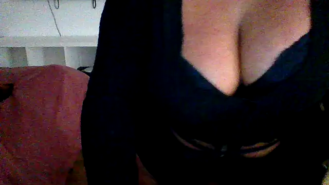 Snapshot of cleo094 chatting on 23, 11, 2025 cleo094 online show from 23, 11, 2025