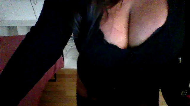 Snapshot of cleo094 chatting on 24, 11, 2025 cleo094 online show from 24, 11, 2025