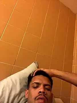 Snapshot of Zactubg chatting on 8, 11, 2025 Zactubg online show from 8, 11, 2025