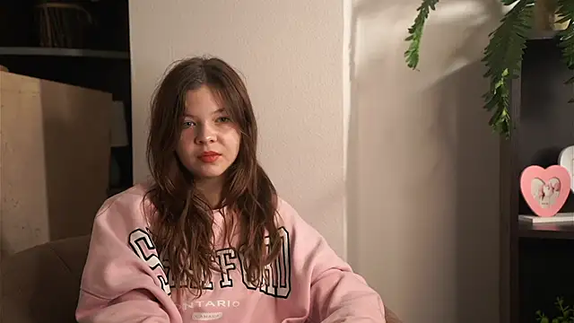 SandiBrucz online show from 8, 11, 2025