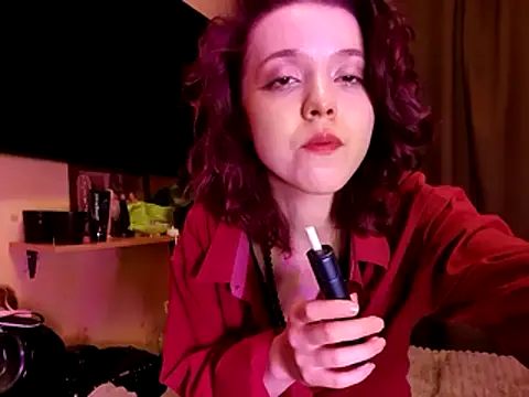 Snapshot of violetwitch chatting on 14, 11, 2025 violetwitch online show from 14, 11, 2025