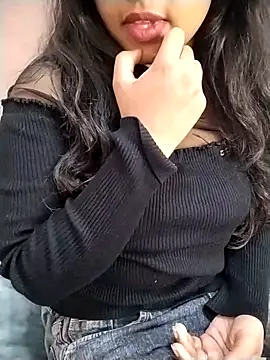 Sexy Divya   online show from 11, 3, 2026