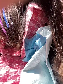 Snapshot of luna-sisi chatting on 4, 4, 2026 luna-sisi online show from 4, 4, 2026