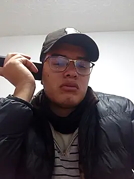 Logan Chloe online show from 5, 12, 2025