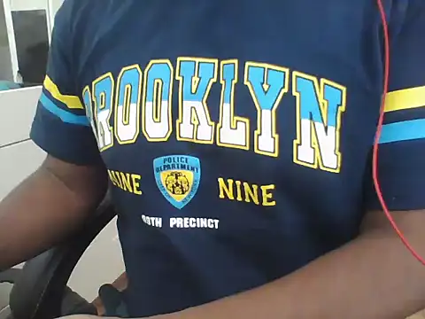 Snapshot of randomstar chatting on 8, 11, 2025 randomstar online show from 8, 11, 2025