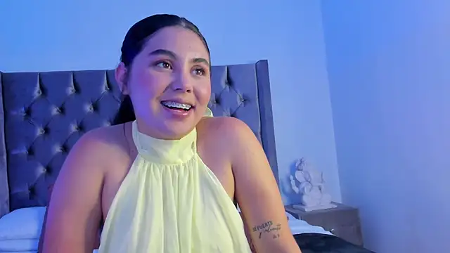 NikkiBotero online show from 16, 11, 2025