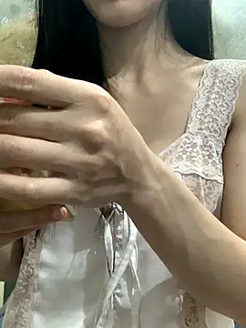 Snapshot of Tiny-122 chatting on 28, 11, 2025 Tiny-122 online show from 28, 11, 2025