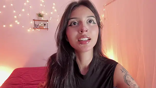 Snapshot of Tamara_Aluna_ chatting on 7, 5, 2026 Tamara Aluna online show from 7, 5, 2026