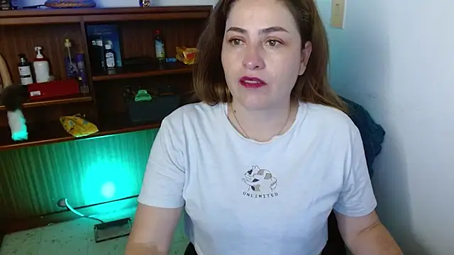 dayan hanks online show from 18, 4, 2026