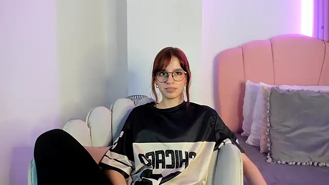 scarlett smith 3 online show from 2, 3, 2026