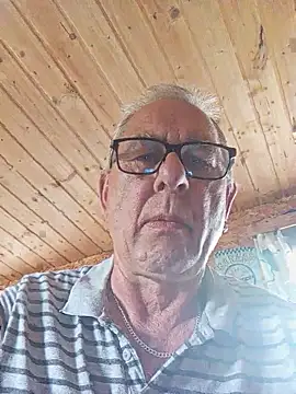 Snapshot of andy-1961 chatting on 9, 7, 2026 andy-1961 online show from 9, 7, 2026