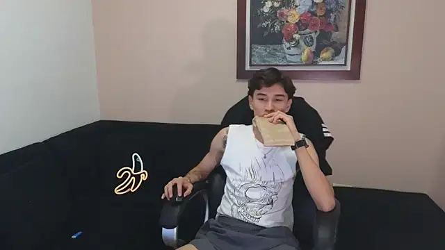 Snapshot of Derekswan chatting on 19, 5, 2026 Derekswan online show from 19, 5, 2026