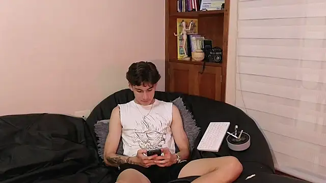 Snapshot of Derekswan chatting on 4, 6, 2026 Derekswan online show from 4, 6, 2026