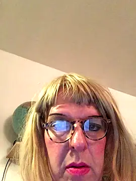 simone xdressing online show from 2, 11, 2025