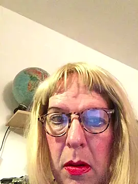 simone xdressing online show from 8, 11, 2025