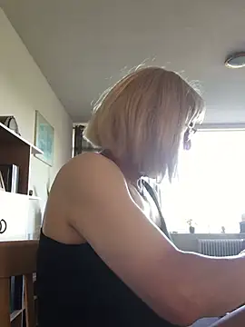 simone xdressing online show from 1, 7, 2026
