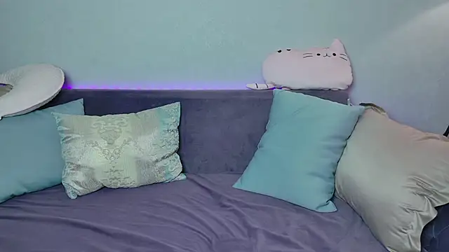 ur shy bambi online show from 12, 11, 2025