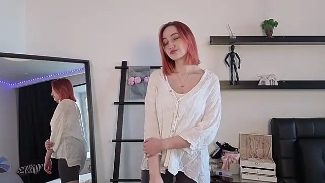 Snapshot of Alisa_World8 chatting on 13, 11, 2025 Alisa World8 online show from 13, 11, 2025