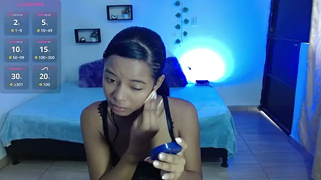 Nikolle sexy online show from 6, 1, 2026