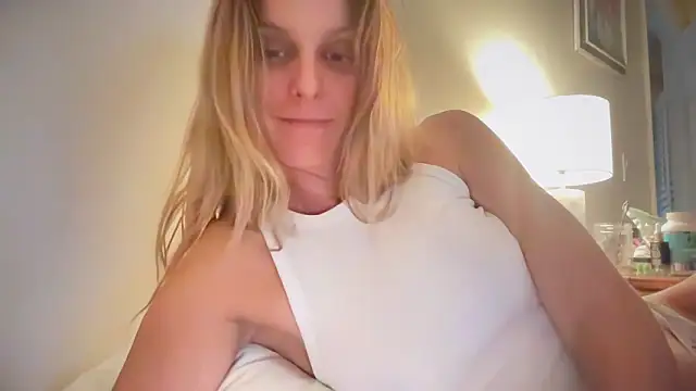 Snapshot of prettylittlekittycat chatting on 18, 6, 2026 prettylittlekittycat online show from 18, 6, 2026