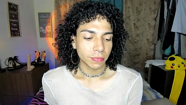 Snapshot of Angel_White25 chatting on 17, 4, 2026 Angel White25 online show from 17, 4, 2026