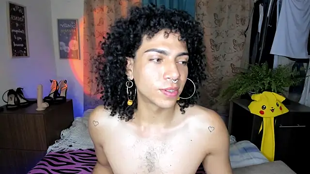 Snapshot of Angel_White25 chatting on 19, 4, 2026 Angel White25 online show from 19, 4, 2026