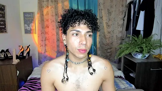 Snapshot of Angel_White25 chatting on 22, 4, 2026 Angel White25 online show from 22, 4, 2026