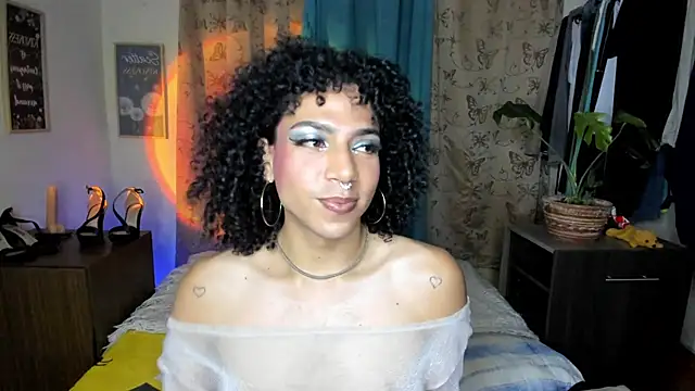 Snapshot of Angel_White25 chatting on 28, 4, 2026 Angel White25 online show from 28, 4, 2026