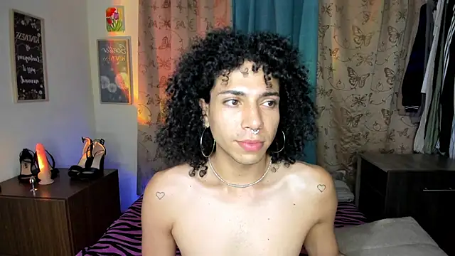 Snapshot of Angel_White25 chatting on 12, 5, 2026 Angel White25 online show from 12, 5, 2026