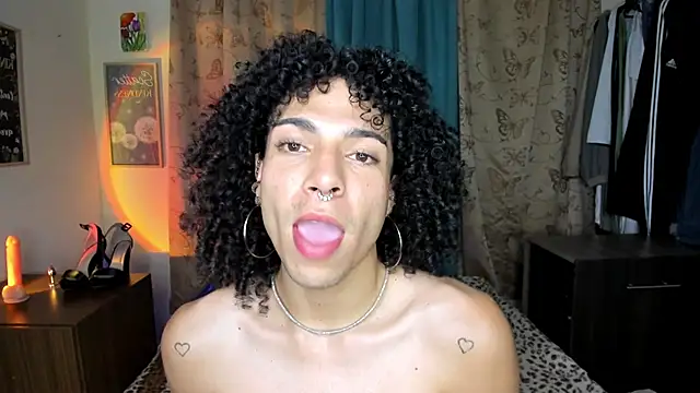 Snapshot of Angel_White25 chatting on 28, 5, 2026 Angel White25 online show from 28, 5, 2026