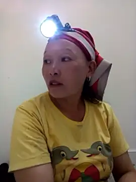 girl-hot2x online show from 27, 11, 2025