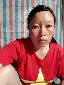 girl-hot2x online show from 15, 4, 2026