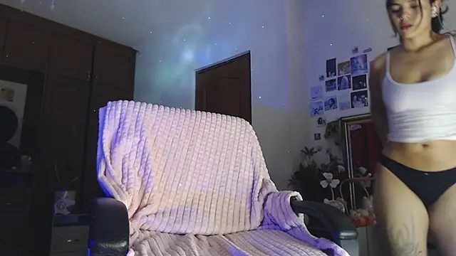 Snapshot of Mia_Tylorr chatting on 13, 11, 2025 Mia Tylorr online show from 13, 11, 2025