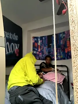 wearefreaks08 online show from 2, 12, 2025