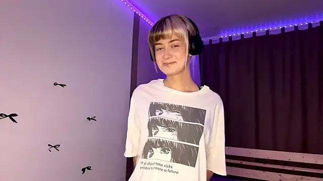 EmilySkyline online show from 24, 11, 2025