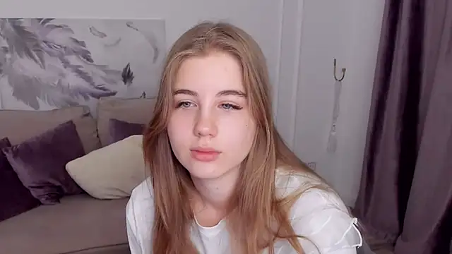 Snapshot of GoldenMirage chatting on 23, 11, 2025 GoldenMirage online show from 23, 11, 2025