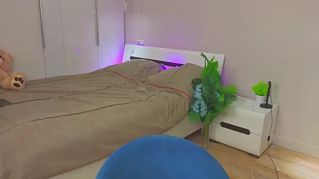 Snapshot of LilyPoetry_ chatting on 23, 11, 2025 LilyPoetry online show from 23, 11, 2025