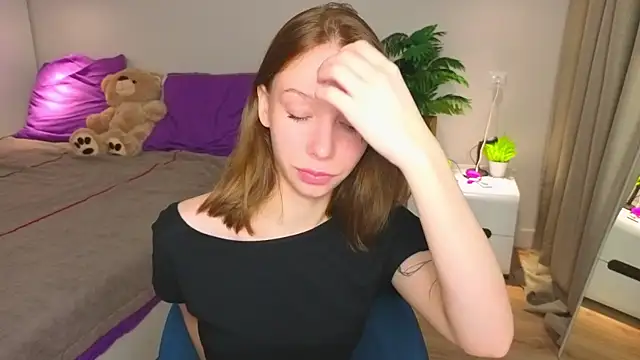 LilyPoetry  online show from 20, 12, 2025