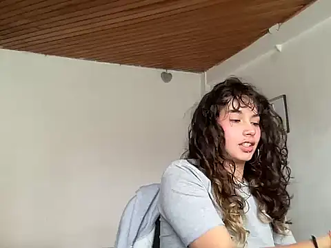 Snapshot of Dreana chatting on 2, 2, 2026 Dreana online show from 2, 2, 2026