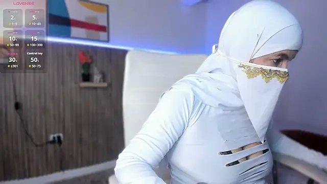 Hannaa Dolly online show from 3, 12, 2025